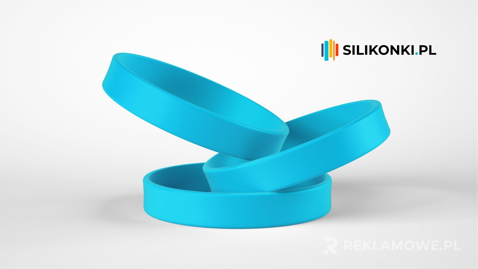 Opaski reklamowe noszone przez uczestników wydarzenia