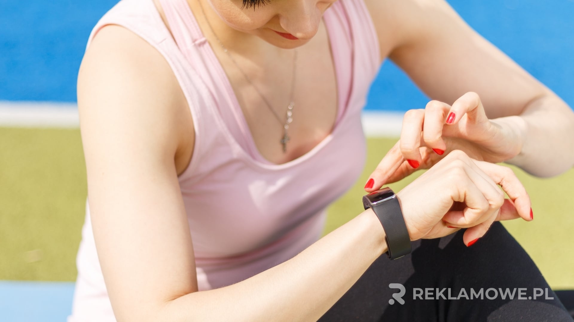 Opaska reklamowa wykorzystywana w różnych branżach